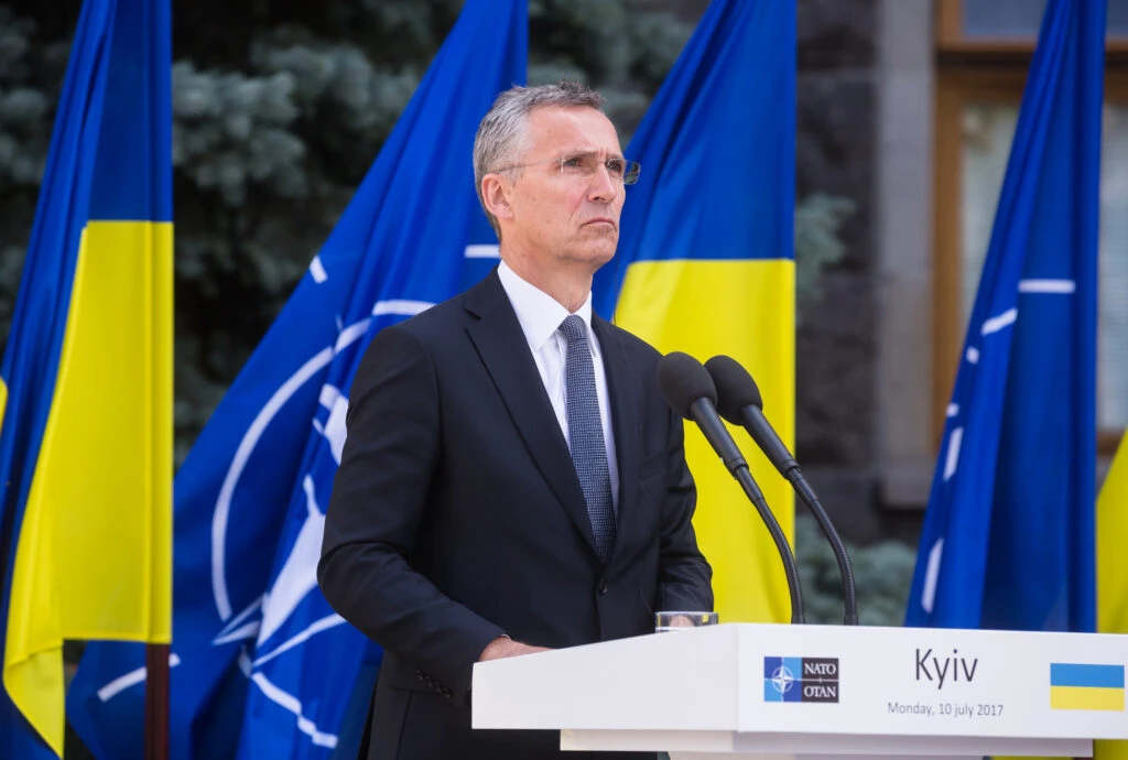 Jens Stoltenberg va mai conduce NATO încă un an. Decizia Alianţei este oficială