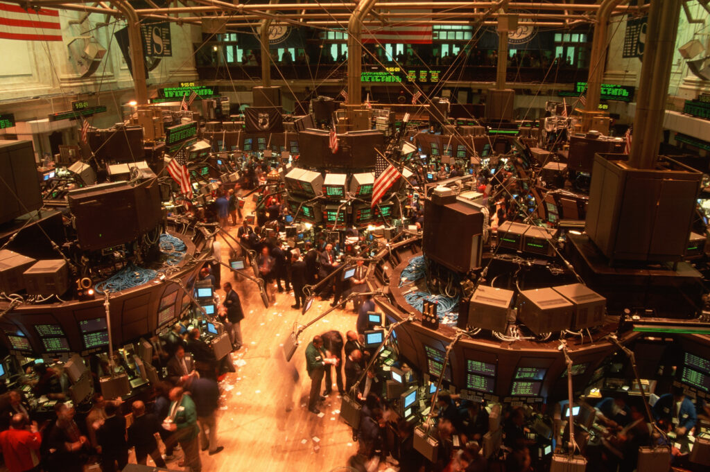 Veşti bune de pe Wall Street în plin război! Bursa din New York crește masiv