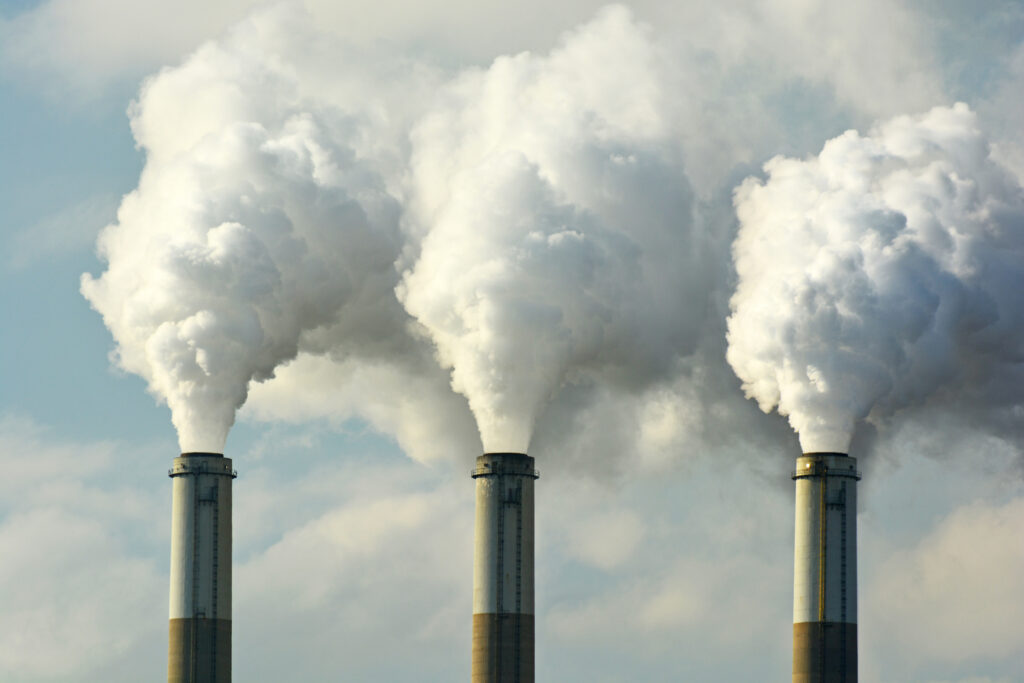 Agenția Europeană de Mediu: Emisiile de CO2 din UE au crescut cu 5% față de 2020 din cauza relansării economice