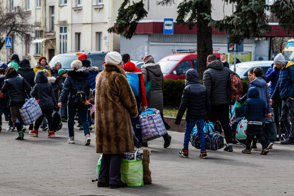 Precizări de la Ministerul Muncii: Ucrainenii nu le fură locurile de muncă românilor