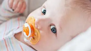 Industria produselor pentru copii, tot mai accelerat dezvoltată – de ce ne trebuie baby nest?