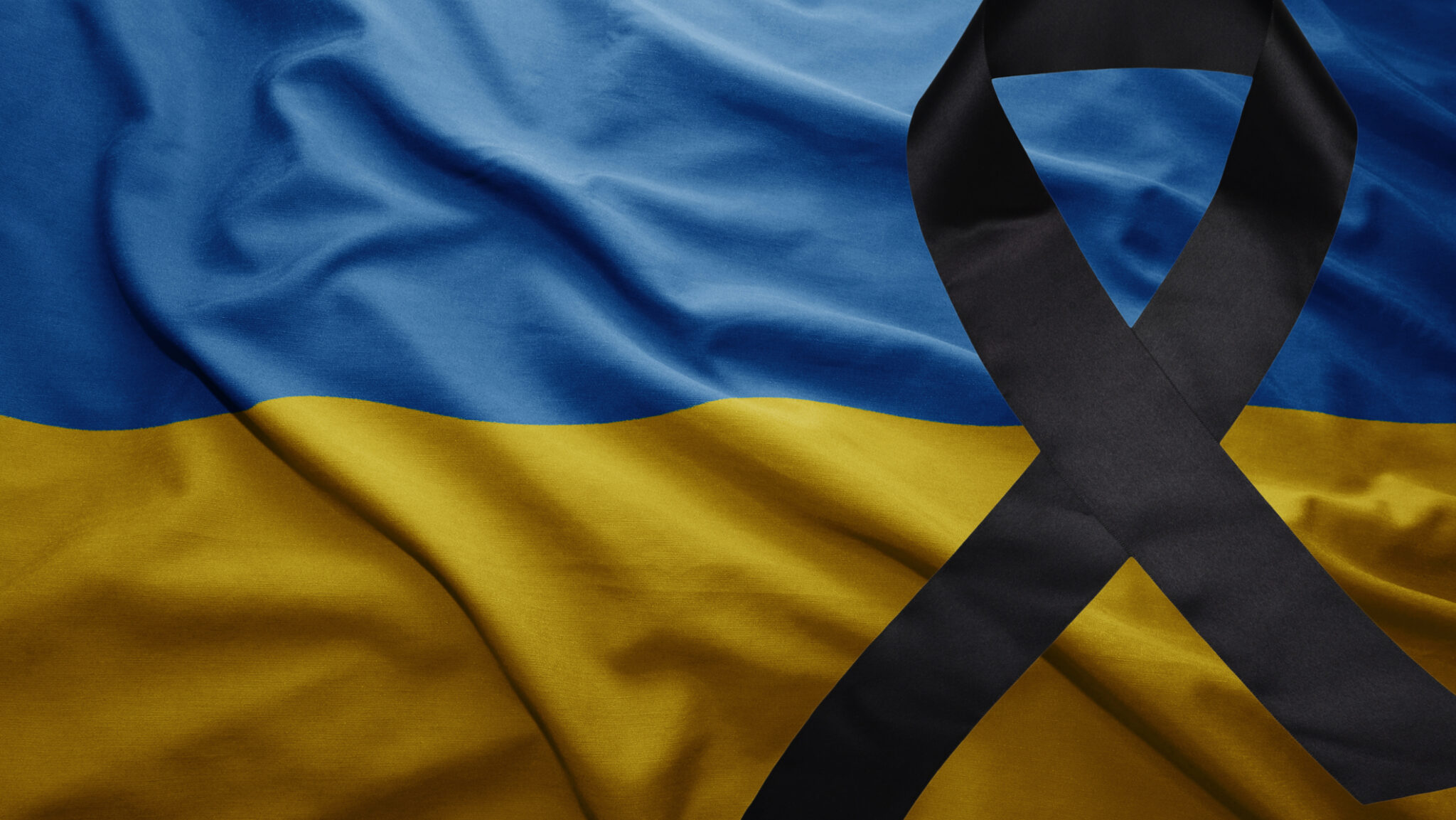 Траурный флаг. Флаг Украины. Украинский флаг с траурной лентой. Флаг Украины с черной лентой. Черная лента на флаге.