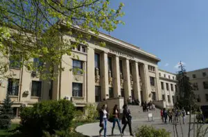 Gândirea de tip poliție politică