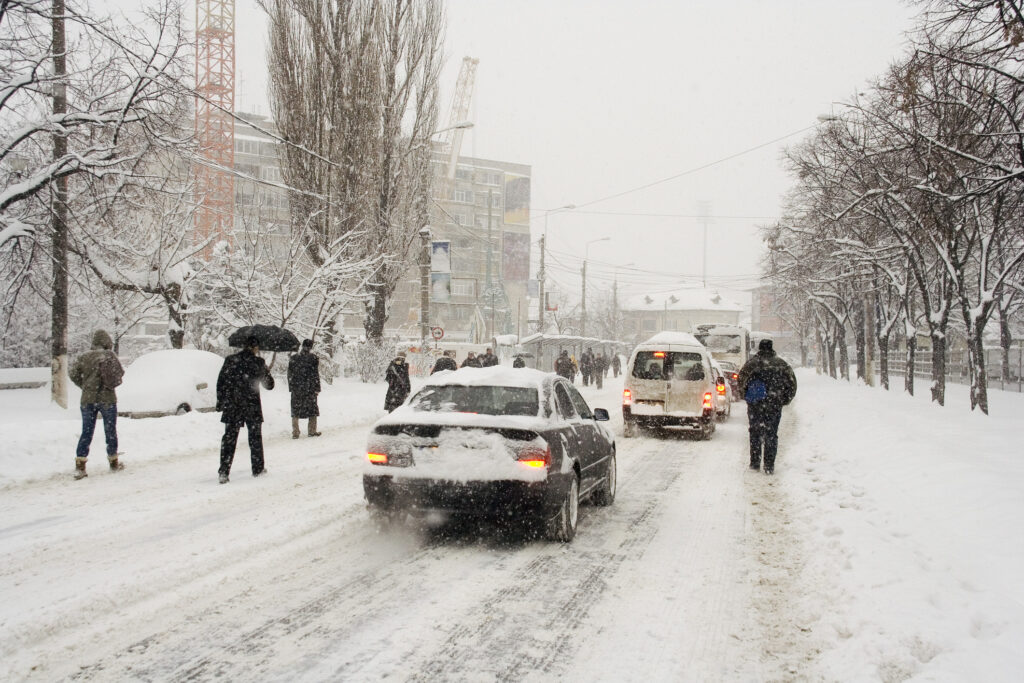 Alertă meteo ANM! Coduri meteo de ninsori viscolite în România! Se întoarce iarna