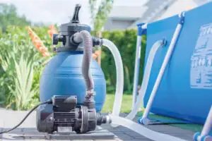 Învață cum să-ți întreții piscina pentru a te putea bucura cât mai bine de vară