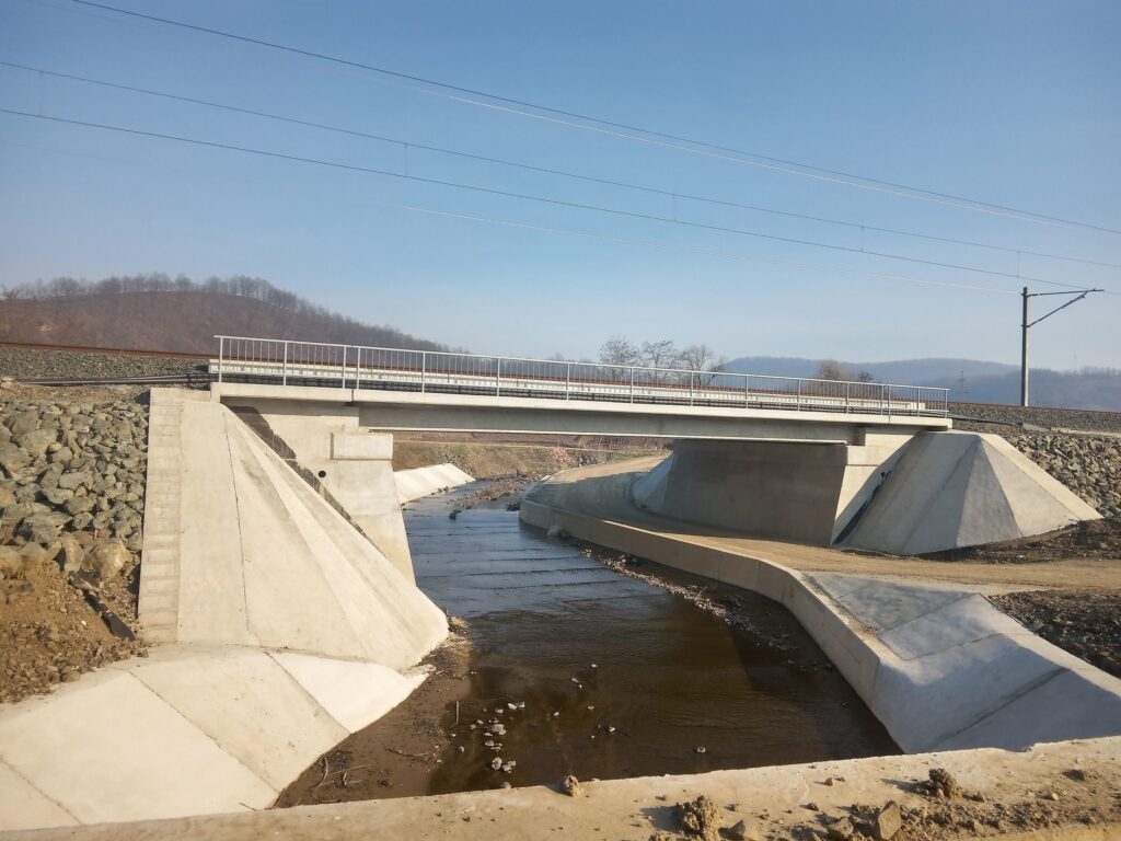 Cresc podurile care vor lega România de Occident