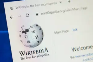 Rusia amenință Wikipedia cu sancțiuni