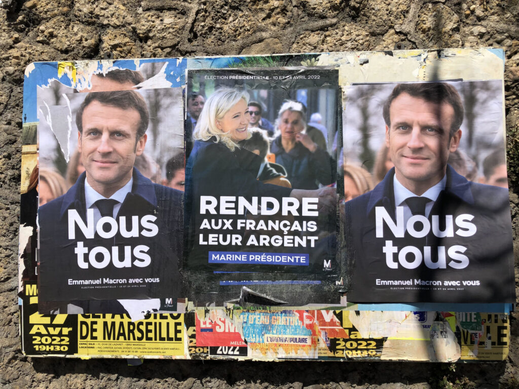 Alegeri prezidențiale Franța 2022. Emmanuel Macron și Marine Le Pen au mers la vot şi au făcut baie de mulțime