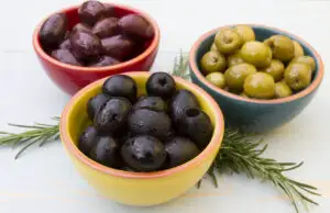 Nu mânca niciodată măslinele crude! Cum prepari de fapt măsline murate la tine acasă?