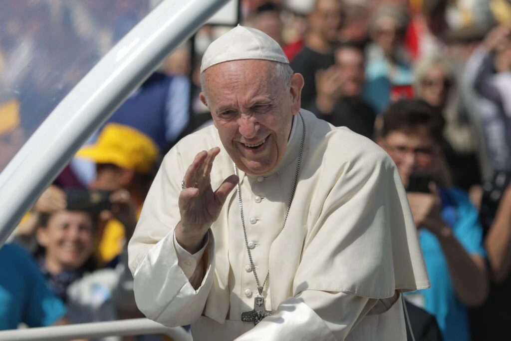 Papa Francisc dezminte zvonurile privind demisia: „Pentru moment, nu. Serios!”