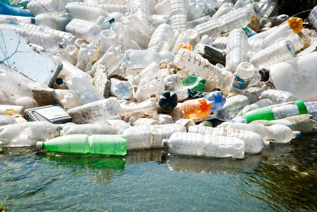 România reciclează doar 30% din deșeurile de plastic