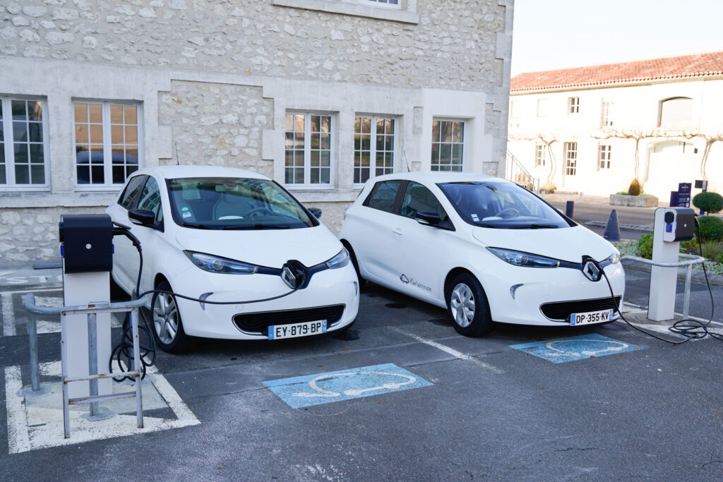 Renault ia în calcul separarea diviziei de vehicule electrice de operaţiunile tradiţionale
