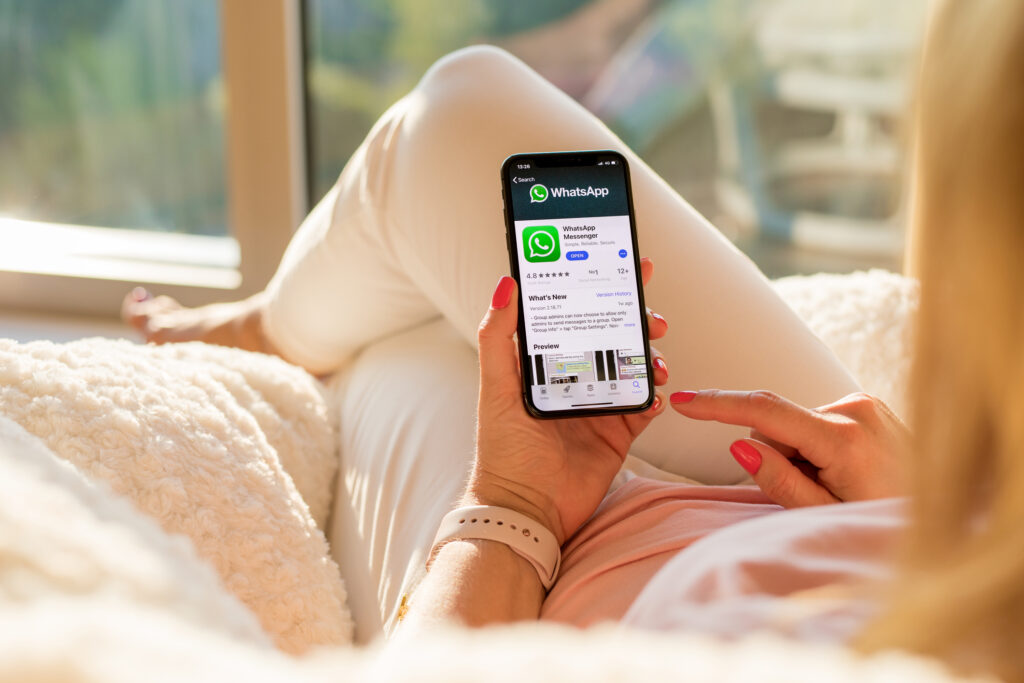 Apar noi setări pe WhatsApp! Aplicația va organiza grupurile de discuţii în comunităţi