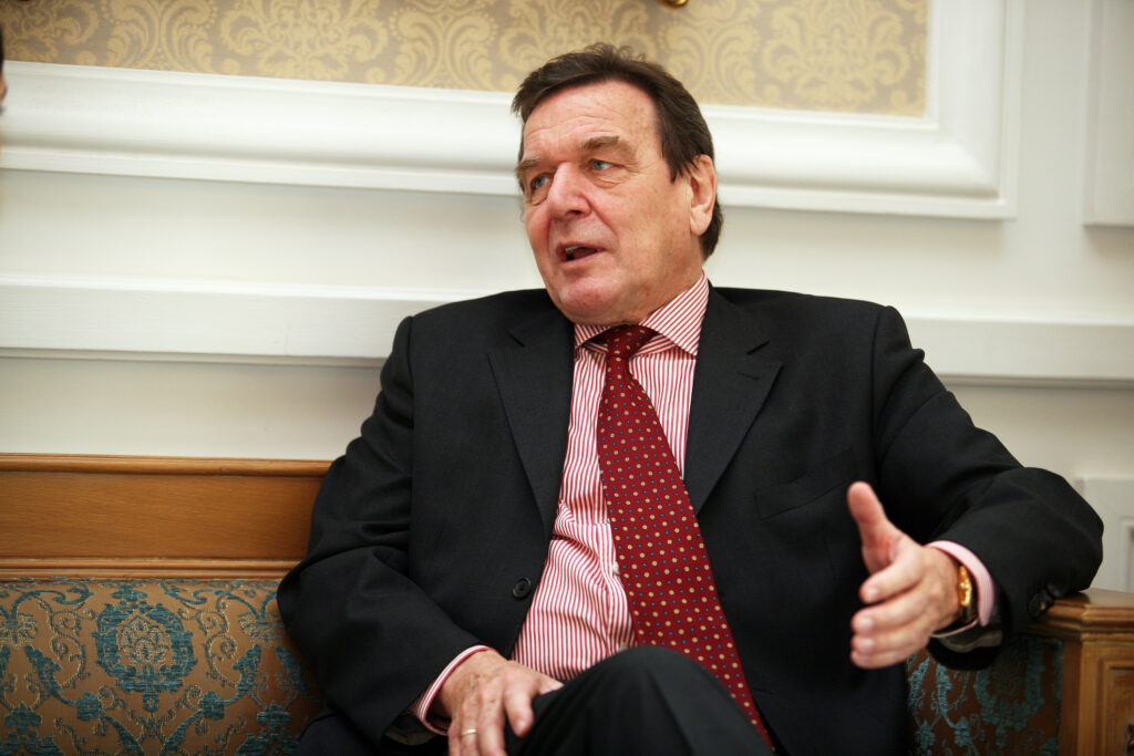 Gerhard Schröder, fostul cancelar al Germaniei, sancționat din cauza legăturilor cu Rusia
