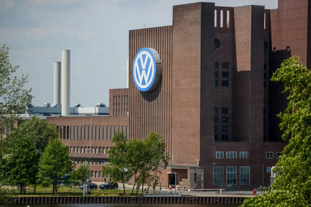 Volkswagen va construi o fabrică de baterii în Europa de Est. Ce țară ar putea alege gigantul