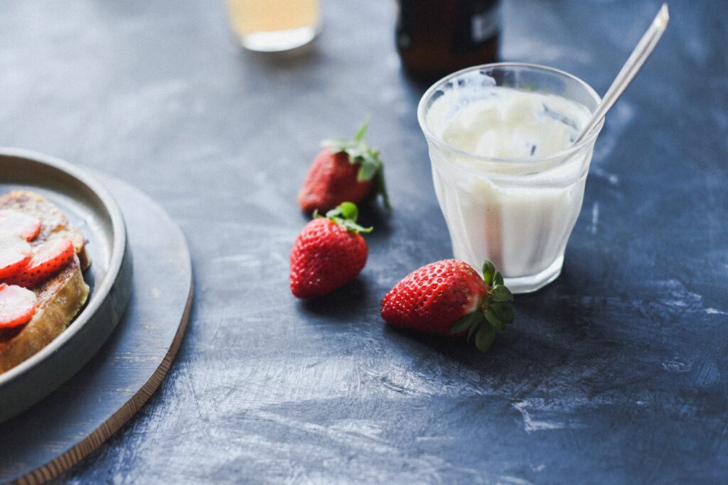 10 beneficii ale iaurtului pe care ar trebui să le cunoașteți