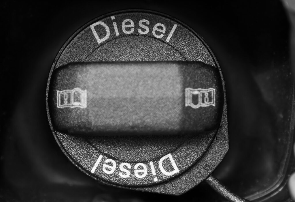 Informație pentru șoferii cu mașini diesel. Regula de 60 de secunde. Poți spune adio service-urilor