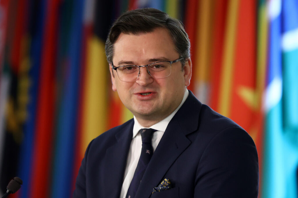 Dmitro Kuleba critică incapacitatea UE de a furniza muniție Kievului. Țara sa plătește „cu vieţi omeneşti”