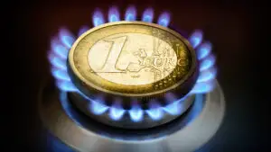 Europa intră în iarnă cu depozitele de gaze la cel mai redus nivel din ultimii 17 ani. Prețurile au urcat deja la maximul ultimilor trei ani