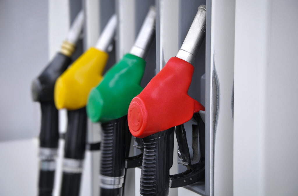 Prețul carburanților, vineri, 25 august. Cât te costă plinul de benzină până la mare