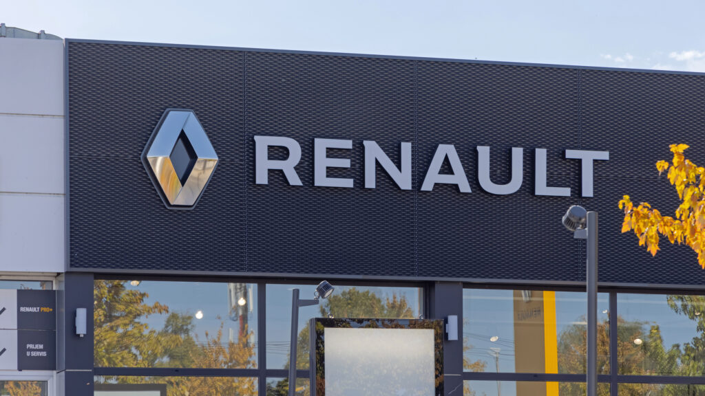 Renault caută un nou partener. Gigantul auto vrea să dezvolte noi vehicule cu motoare cu ardere internă
