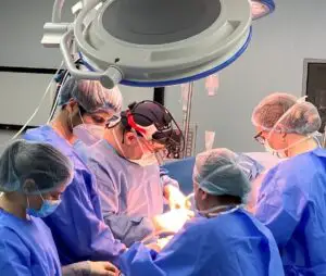 Ce beneficii are chirurgia cardiacă minim invazivă?