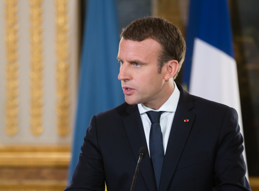 Emmanuel Macron intenționează să-l sune pe Vladimir Putin pentru a discuta despre „crimele de război” din Ucraina