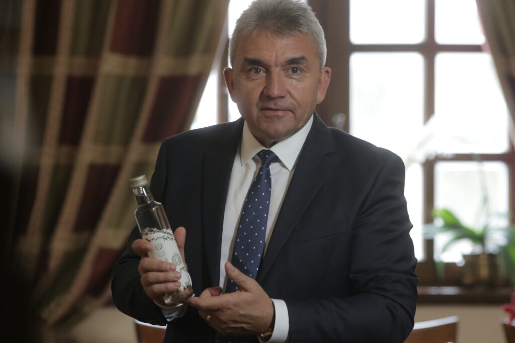 Premiu la Bruxelles pentru apa românească Aur’a. Brandul autohton a reușit să obțină distincția maximă la categoria Diamond Taste Award