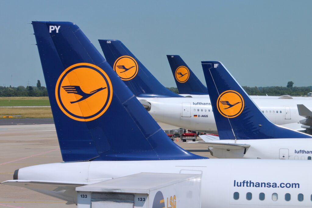 Lufthansa ar putea reveni pe profit în 2022, după pierderea de 2,3 miliarde de euro de anul trecut