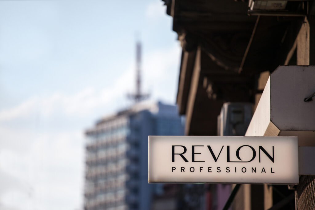 Cauza care a dus la falimentul Revlon. Compania nu cunoaşte identitatea tuturor creditorilor săi