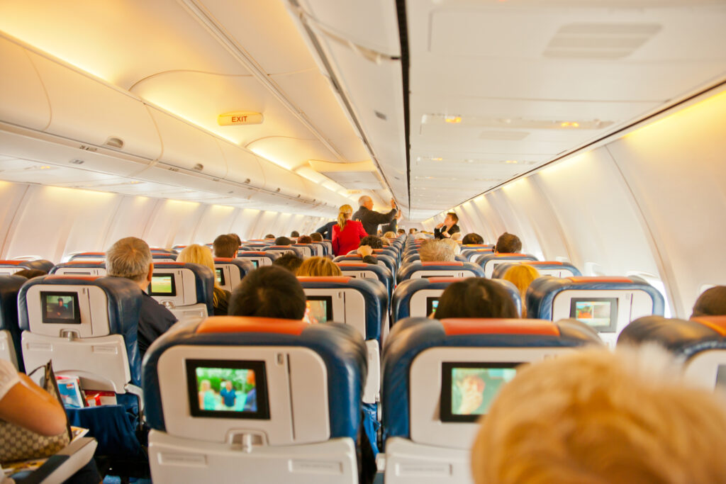 Locurile secrete din avion, în care pasagerii au interzis. Unde se odihnește echipajul