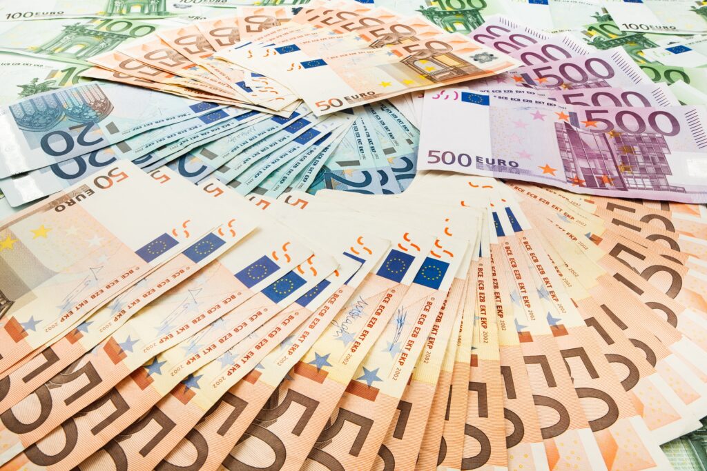 România a solicitat Băncii Europene de Investiții un împrumut în valoare de 4 miliarde de euro