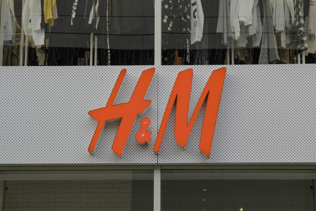 H&M își revine după pandemie. Profitul companiei a întrecut așteptările analiștilor