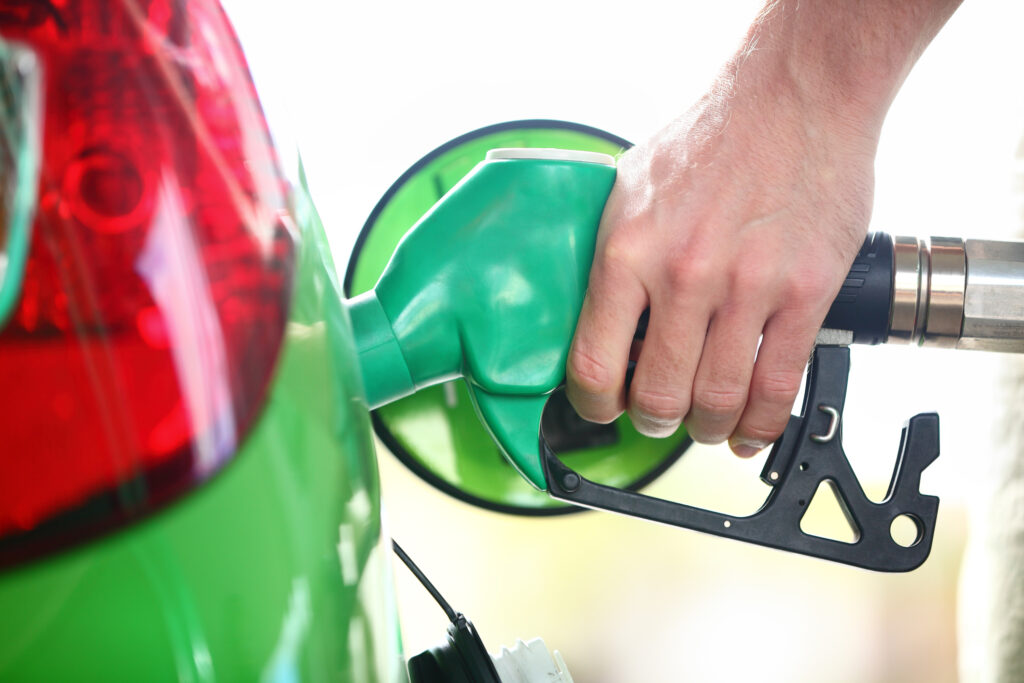 Prețul carburanților în România, luni, 5 decembrie 2022. Cât costă un litru de benzină standard?