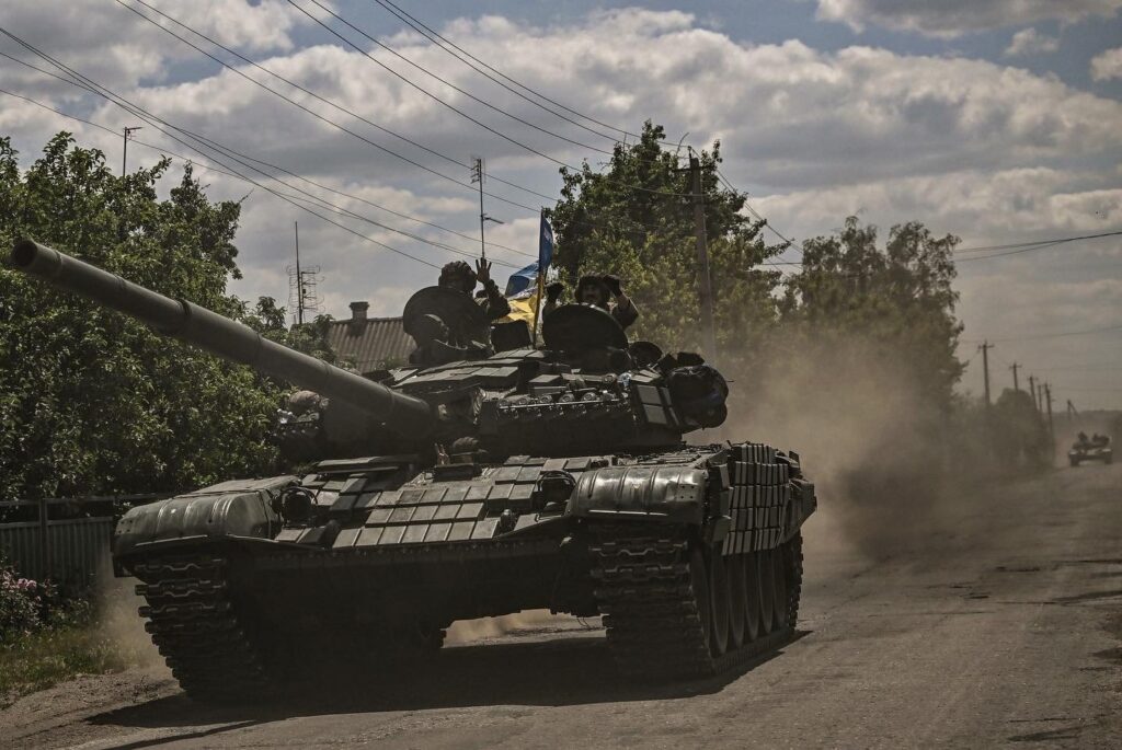 Armata Ucrainei a lovit clădirea administrativă a oraşului Doneţk