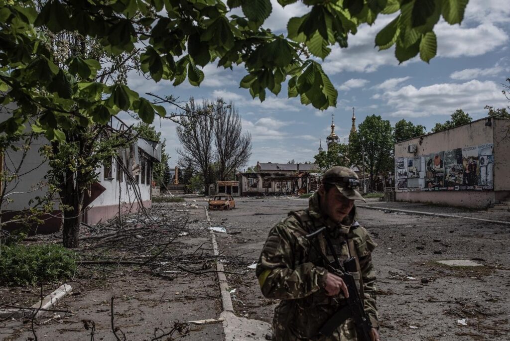 Trupele ucrainene înaintează în Lugansk. Sunt aproape de a cuceri un nou oraș-cheie