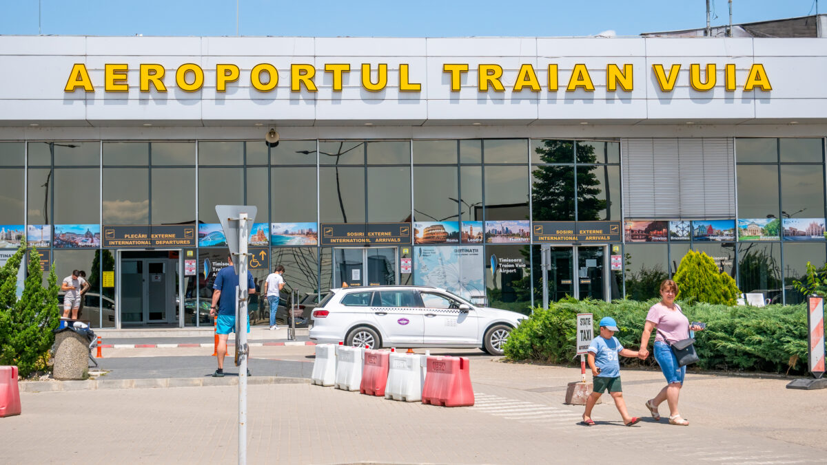 Au fost semnat două contracte pentru modernizarea Aeroportului Traian Vuia din Timișoara