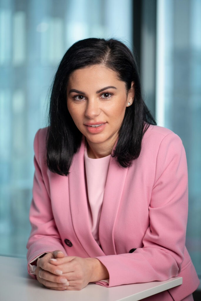 Alina Gamauf, Executive Committee Board Member Carrefour România: „Am ajuns unde sunt datorită acestor provocări”