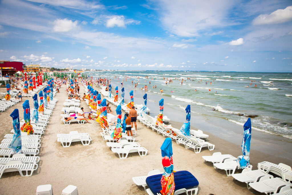 Este litoralul românesc atât de scump? Prețurile medii încep de la 284 lei/cameră dublă/noapte
