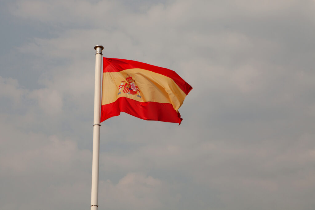 Spania vrea să extindă restricţiile asupra preluărilor străine de companii pe care le consideră de importanţă strategică