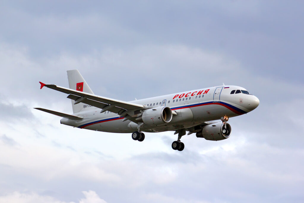 Companiile aeriene rusești au ajuns să-și dezmembreze avioanele pentru piese
