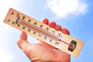 O vreme cumplită acaparează România. Prognoza meteo ANM actualizată. Canicula face ravagii