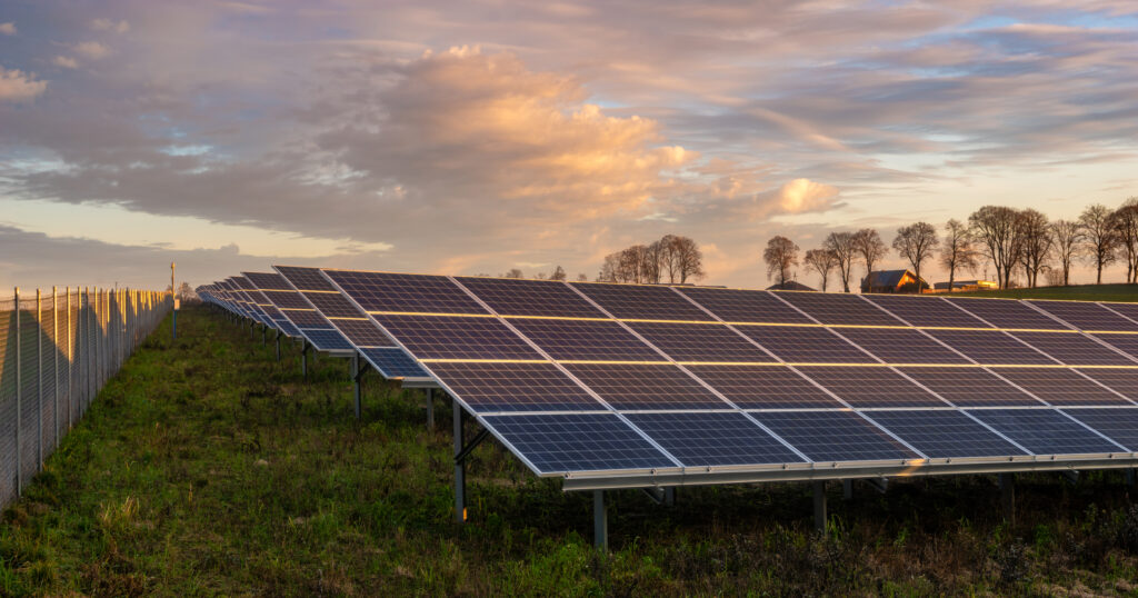Cel mai mare parc fotovoltaic din Europa va fi gata în judeţul Arad în 2023: „România poate fi un exemplu”