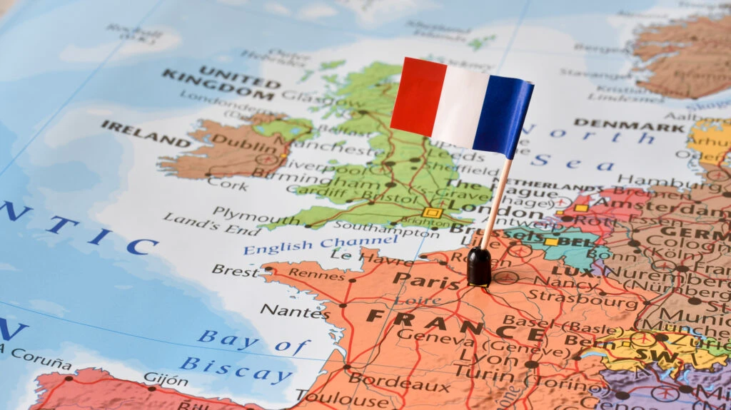 Franța înăsprește controalele asupra investiţiilor străine în firme