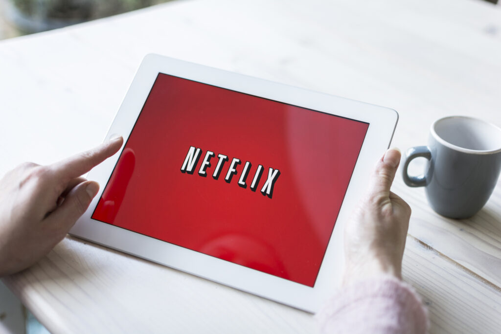 Reed Hastings se retrage din funcția de director executiv al Netflix