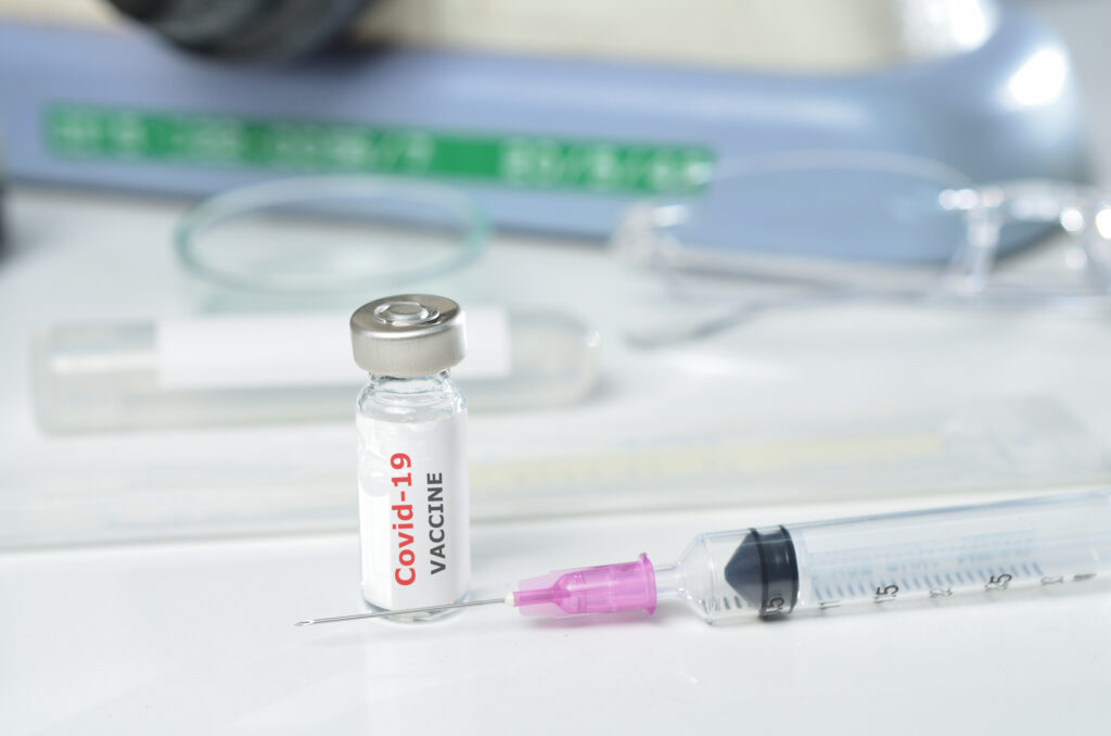 UE a semnat un contract pentru achiziționarea unui nou vaccin anti-COVID. Vor fi comandate până la 250 de milioane de doze
