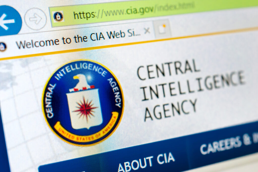 CIA a fost dată în judecată! Instituția este acuzată de spionarea vizitelor lui Julian Assange, fondatorul WikiLeaks