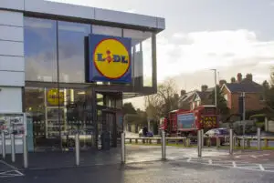 Răspunsul Lidl România după ce a fost amendat de ANPC: „Dăm dovadă de totală deschidere”
