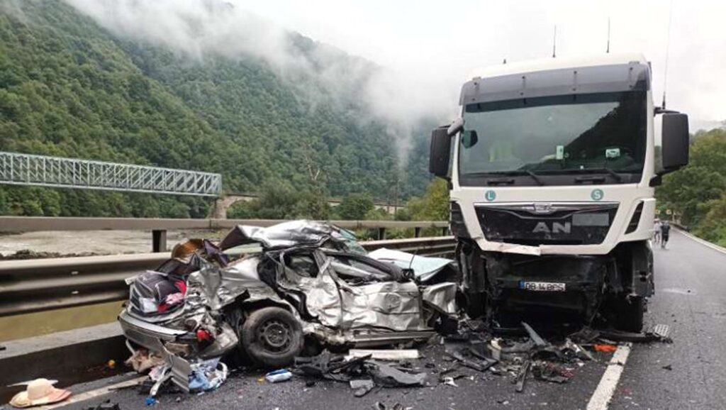 Tragedie uriașă în România! O întreagă familie și-a pierdut viața pe Valea Oltului în urma unui accident rutier
