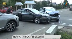 Accident rutier în Gâdinţi, judeţul Neamţ, surprins în direct de jurnaliştii TVR: Mi se părea că vuia totul
